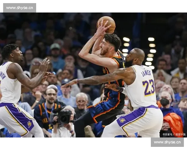 火箭队与开拓者激战回顾 双方激烈对决引爆球迷热情